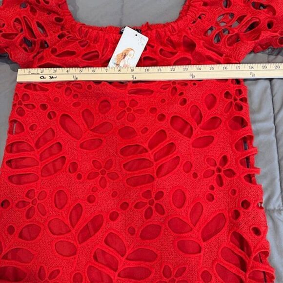 NWT Pretty Garden Red Eyelet Overlay Off / On Shoulder Dress Lined Size Small - Picture 8 of 10